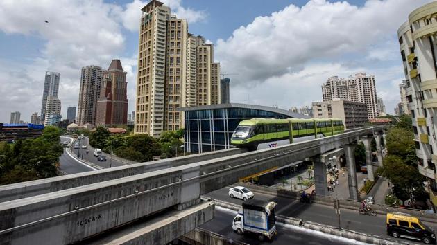 The monorail passes by Parel. (Kunal Patil/HT Photo) 