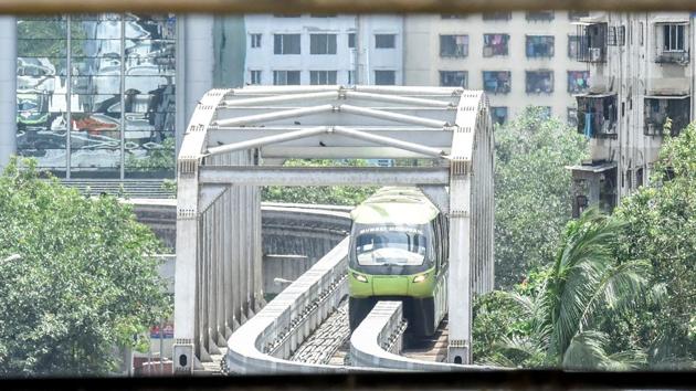 The monorail makes its way to Currey Road. (Kunal Patil/HT Photo) 