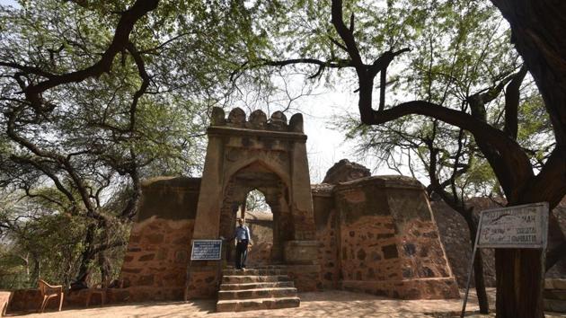 It is believed that the palace was a lodge gifted by Delhi sultan Firuz Shah Tughlaq to a woman from Rajasthani Bhatiara community, who had given him a draught of water.(Sushil Kumar/HT PHOTO) It is believed that the palace was a lodge gifted by Delhi sultan Firuz Shah Tughlaq to a woman from Rajasthani Bhatiara community, who had given him a draught of water.(Sushil Kumar/HT PHOTO)
