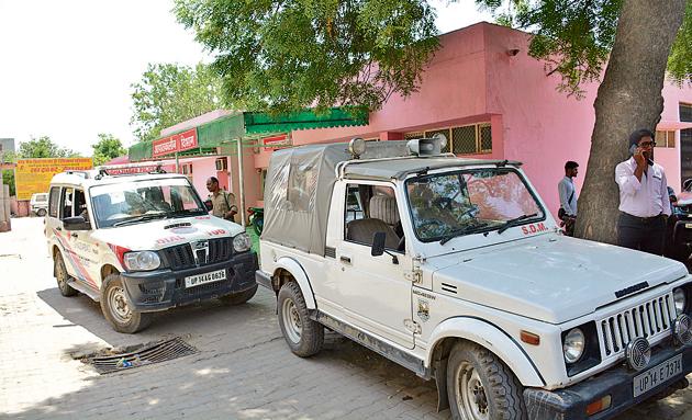 The incident took place at the district headquarters. The SDM immediately transported the woman in his official Gypsy vehicle to the emergency ward of MMG district hospital.(Sakib Ali/HT PHOTO)