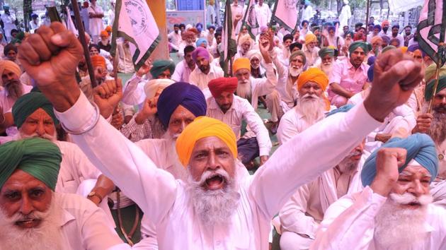 Members of BKU during a protest at front of Patiala DC Office on Monday. (Bharat Bhushan/HT Photo) Members of BKU during a protest at front of Patiala DC Office on Monday. (Bharat Bhushan/HT Photo)