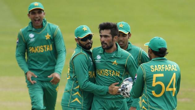 Pakistan's Mohammad Amir celebrates the wicket of Sri Lanka's Angelo Mathews with teammates. (REUTERS) Pakistan's Mohammad Amir celebrates the wicket of Sri Lanka's Angelo Mathews with teammates. (REUTERS)