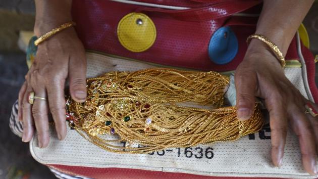 Not limited to perishable items, products such as intricate jewellery and handicrafts with a focus on tourists also find place in this Mother’s Market. (Raj K Raj/HT PHOTO) Not limited to perishable items, products such as intricate jewellery and handicrafts with a focus on tourists also find place in this Mother’s Market. (Raj K Raj/HT PHOTO)
