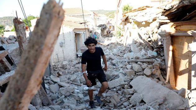 Turkey and Greece have experienced dozens of earthquakes in recent decades. (Giorgos Moutafis / REUTERS) 