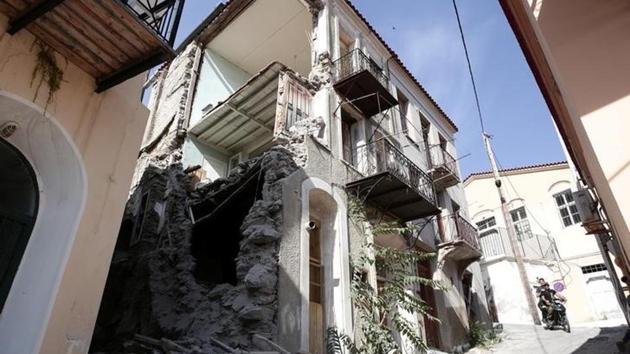The tremor was also felt in densely populated Istanbul and the western Turkish province of Izmir, but no injuries were reported there. (Elias Marcou / Reuters) 