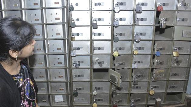 The branch officers said that generally a CCTV is not installed inside the strongroom as customers object to it. (Sakib Ali/HT Photo) The branch officers said that generally a CCTV is not installed inside the strongroom as customers object to it. (Sakib Ali/HT Photo)