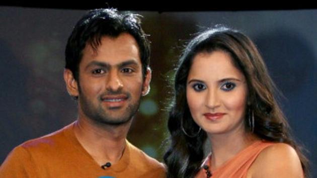 Sania Mirza (R) has hailed her husband Shoaib Malik, former captain of Pakistan, for his commitment towards cricket.(AFP/Getty Images)