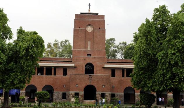 In 2016, the highest cut-off at St Stephen’s College was 99% (for commerce students) for admission to BA (honours) English.(Sonu Mehta/HT File)