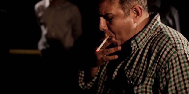 Siddhart Kumar plays an English-speaking tech geek who is trying to give up smoking. Siddhart Kumar plays an English-speaking tech geek who is trying to give up smoking.