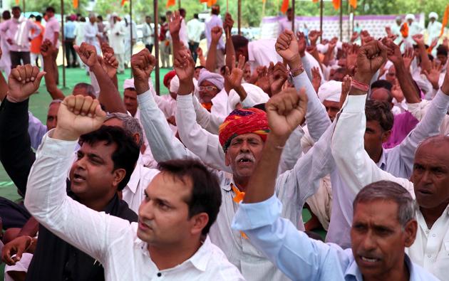Farmers belonging to RSS-affiliated Bharatiya Kisan Sangh started a mahapadao (sit-in) on June 15, but called off the agitation on June 19 after holding talks with the Rajasthan government. (HT File Photo) Farmers belonging to RSS-affiliated Bharatiya Kisan Sangh started a mahapadao (sit-in) on June 15, but called off the agitation on June 19 after holding talks with the Rajasthan government. (HT File Photo)