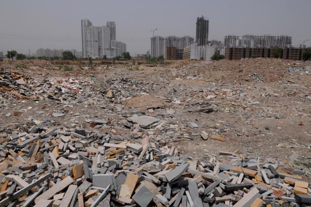 The NGT directive came in response to a petition filed by a resident on the poor air quality and dumping of construction waste in the Sector 67 area. (Parveen Kumar/HT PHOTO) The NGT directive came in response to a petition filed by a resident on the poor air quality and dumping of construction waste in the Sector 67 area. (Parveen Kumar/HT PHOTO)