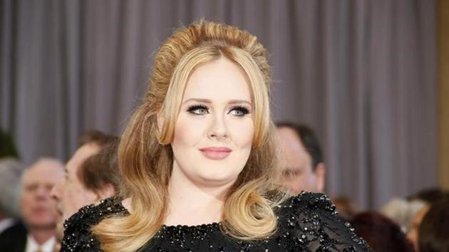 Adele was seen asking people if they needed help.