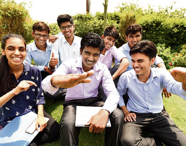 The seven students, from humble backgrounds, cleared the entrance test for admission to top US universities.(Virendra Singh Gosain/HT PHOTO) The seven students, from humble backgrounds, cleared the entrance test for admission to top US universities.(Virendra Singh Gosain/HT PHOTO)