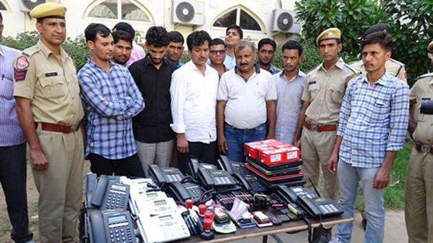 The accused who were arrested by the police in Jaipur. (HT Photo) The accused who were arrested by the police in Jaipur. (HT Photo)