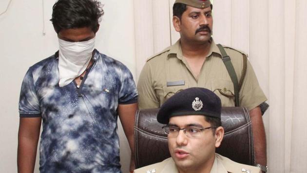 He had duped four people before the police caught him. (HT Photo) He had duped four people before the police caught him. (HT Photo)