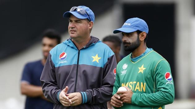 Pakistan's coach Mickey Arthur talks with Mohammad Hafeez during nets. (REUTERS) Pakistan's coach Mickey Arthur talks with Mohammad Hafeez during nets. (REUTERS)