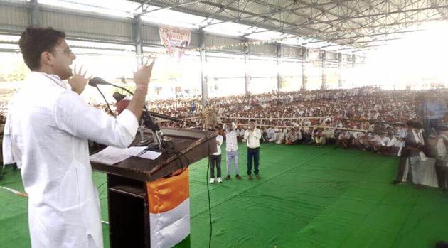 Rajasthan Congress chief Sachin pilot addressing a farmers’ rally in Kota’s Itawa on Friday. (HT Photo.) Rajasthan Congress chief Sachin pilot addressing a farmers’ rally in Kota’s Itawa on Friday. (HT Photo.)
