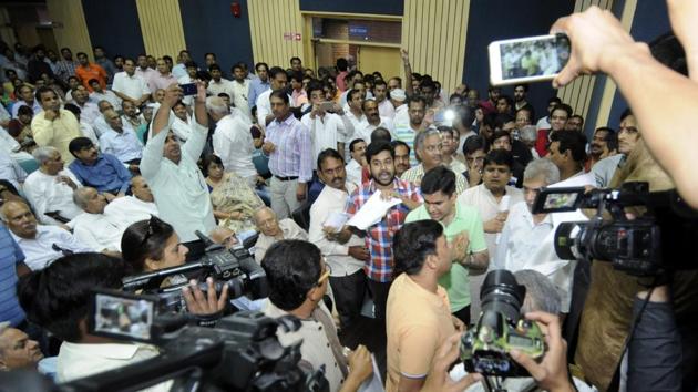 Buyers also objected to the recent diktat by the director general of police (DGP) Sulkhan Singh that the police should not lodge an FIR in cases of breach of the agreement between buyers and builders. (Sunil Ghosh/HT Photo) Buyers also objected to the recent diktat by the director general of police (DGP) Sulkhan Singh that the police should not lodge an FIR in cases of breach of the agreement between buyers and builders. (Sunil Ghosh/HT Photo)