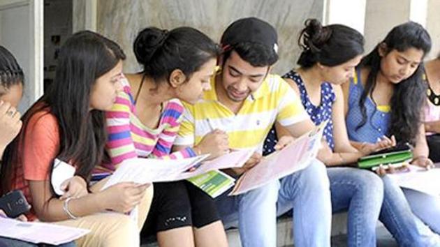 Delhi University is home to best minds not only from Delhi, but also from all across the country.(Sushil Kumar/ HT File Photo) Delhi University is home to best minds not only from Delhi, but also from all across the country.(Sushil Kumar/ HT File Photo)