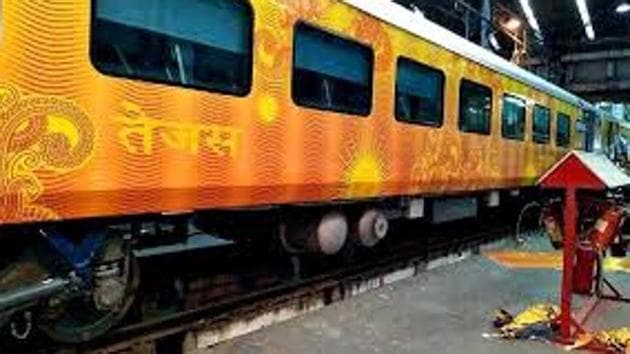Railway minister Suresh Prabhu flagged of the popular train between Mumbai and Karmali on May 21.(File) Railway minister Suresh Prabhu flagged of the popular train between Mumbai and Karmali on May 21.(File)