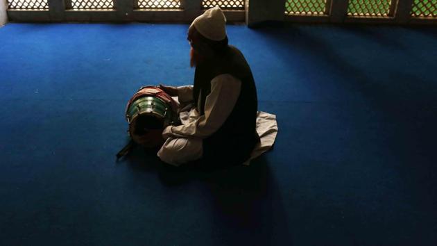 The fact that this dargah is not so well-known works in its favour. The relative anonymity makes it a secluded space, soothing and solitary. (Mayank Austen Soofi / HT Photo) The fact that this dargah is not so well-known works in its favour. The relative anonymity makes it a secluded space, soothing and solitary. (Mayank Austen Soofi / HT Photo)