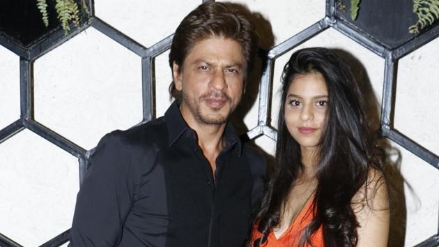 Shah Rukh Khan with daughter Suhana at a restaurant opening.(Viral Bhayani/HT Photo)