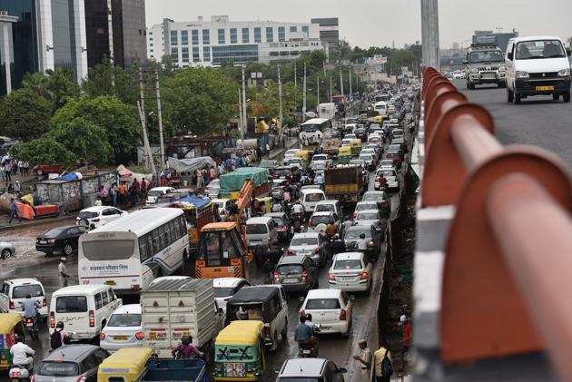 The rainfall on Monday threw traffic on Hero Honda Chowk out of gear. (Sanjeev Verma/HT PHOTO) The rainfall on Monday threw traffic on Hero Honda Chowk out of gear. (Sanjeev Verma/HT PHOTO)