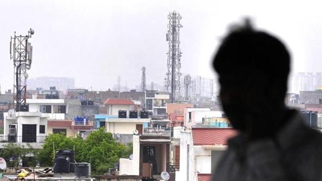 Leading mobile services providers, including Airtel, Vodafone, Idea and RCom slashed their roaming rates by up to 75% weeks after regulator Trai cut ceiling tariffs.