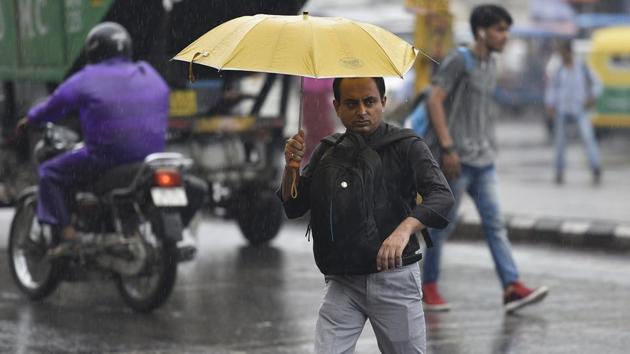 With more rain on the cards till Thursday, the monsoon is expected on course and should reach the capital by June 29. (Raj K Raj/HT Photo) With more rain on the cards till Thursday, the monsoon is expected on course and should reach the capital by June 29. (Raj K Raj/HT Photo)