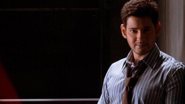 Spyder stars Mahesh Babu as an intelligence officer. Spyder stars Mahesh Babu as an intelligence officer.