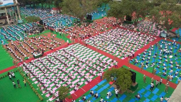 A large crowd takes part in yoga exercises in Chandigarh, Punjab. (Keshav Singh/HT Photo) A large crowd takes part in yoga exercises in Chandigarh, Punjab. (Keshav Singh/HT Photo)