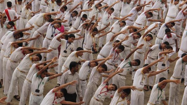 Students perform yoga on the occasion of International Yoga Day at Mira Road in Mumbai, Maharashtra. (Pramod Thakur/HT Photo) Students perform yoga on the occasion of International Yoga Day at Mira Road in Mumbai, Maharashtra. (Pramod Thakur/HT Photo)