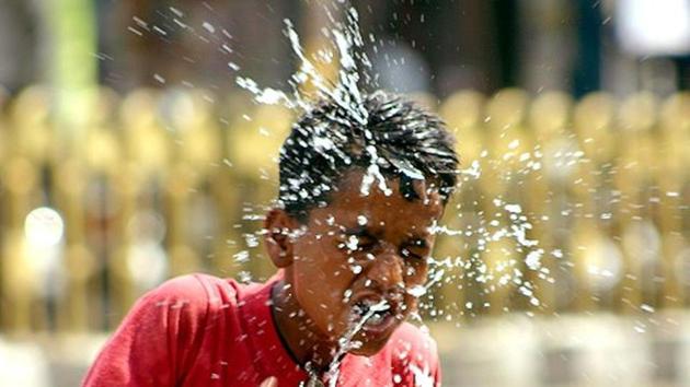 In 2017, heatwaves in late March swept through nine states of India.(HT file photo)