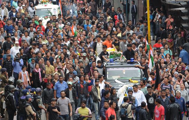 Supporters of Gorkha Janmukti Morcha (GJM) group take part in a rally with the bodies of protesters that GJM leaders say had been killed during clashes with security forces on June 17, 2017. The upswing in violence began when police raided the homes and offices of members of GJM, a separatist movement calling for a new state of ‘Gorkhaland’ to be carved out of West Bengal. (Dipendu Dutta/AFP) Supporters of Gorkha Janmukti Morcha (GJM) group take part in a rally with the bodies of protesters that GJM leaders say had been killed during clashes with security forces on June 17, 2017. The upswing in violence began when police raided the homes and offices of members of GJM, a separatist movement calling for a new state of ‘Gorkhaland’ to be carved out of West Bengal. (Dipendu Dutta/AFP)