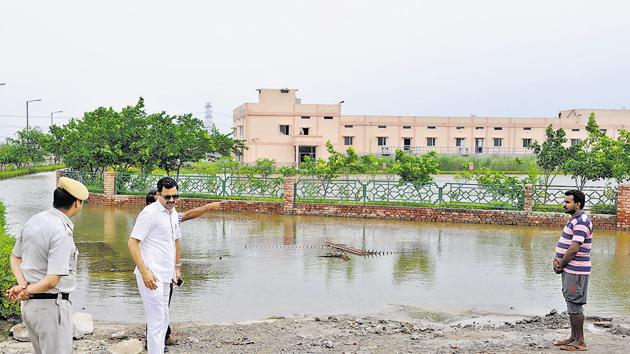 The Chandu Budhera water treatment plant supplies more than 20 million gallons of water daily, which accounts for around one-fourth of the city’s water supply. (Parveen Kumar/HT Photo) The Chandu Budhera water treatment plant supplies more than 20 million gallons of water daily, which accounts for around one-fourth of the city’s water supply. (Parveen Kumar/HT Photo)