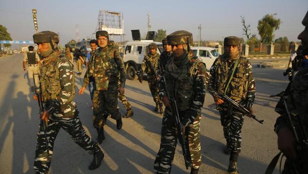 Army personnel cordon off the area surrounding the Delhi Public School after militants attacked a CRPF patrol party, killing a sub-inspector, in Srinagar's Pantha Chowk area on Saturday. (Waseem Andrabi / HT Photo) Army personnel cordon off the area surrounding the Delhi Public School after militants attacked a CRPF patrol party, killing a sub-inspector, in Srinagar's Pantha Chowk area on Saturday. (Waseem Andrabi / HT Photo)