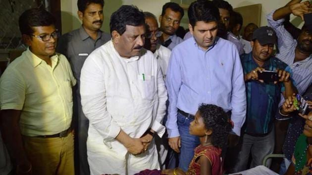 Deputy chief minister N Chinna Rajappa meets with the tribals at Rampachodavaram hospital on Monday. (HT Photo) Deputy chief minister N Chinna Rajappa meets with the tribals at Rampachodavaram hospital on Monday. (HT Photo)