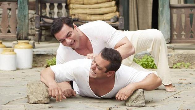Salman Khan and Sohail Khan in the film. Salman Khan and Sohail Khan in the film.
