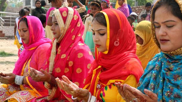 Women offering namaz on the occasion of Eid-ul-Fitr in Bathinda on Monday. A major Indian festival, Eid is observed as a public holiday. (Sanjeev Kumar/HT Photo) Women offering namaz on the occasion of Eid-ul-Fitr in Bathinda on Monday. A major Indian festival, Eid is observed as a public holiday. (Sanjeev Kumar/HT Photo)