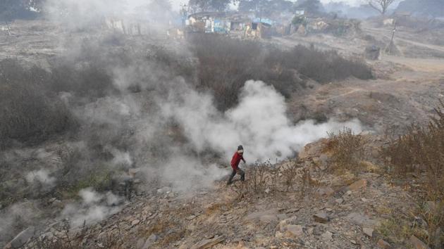 A view of an open-cast coal mine at Jharkhand, India. The U.S., China and India combined produce about two-thirds of the coal mined worldwide and the latter two nations also import coal to meet demand. (Ravi Choudhary/HT PHOTO) A view of an open-cast coal mine at Jharkhand, India. The U.S., China and India combined produce about two-thirds of the coal mined worldwide and the latter two nations also import coal to meet demand. (Ravi Choudhary/HT PHOTO)