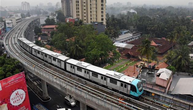 The Kochi Metro was the latest addition to the growing network of Metro trains in the country. But Pune Metro is still at snail’s pace?(PTI file photo)