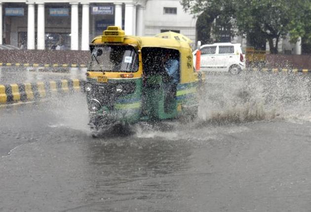 Clogged drains lead to water-logging across Delhi. (Sushil Kumar/HT PHOTO) Clogged drains lead to water-logging across Delhi. (Sushil Kumar/HT PHOTO)