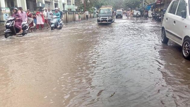 A flooded street at Sion.(Kunal Patil/HT)