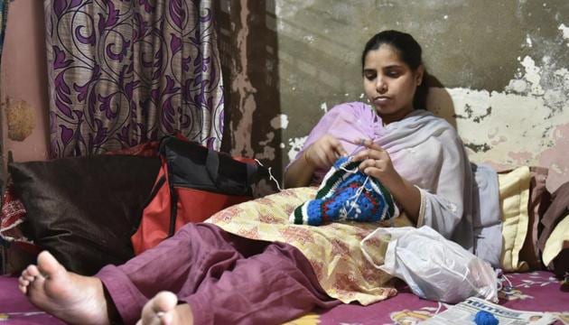For Savita to be able to walk again on her own, two hip replacement surgeries and a spine correction surgery has to be done. (Sushil Kumar/HT PHOTO) For Savita to be able to walk again on her own, two hip replacement surgeries and a spine correction surgery has to be done. (Sushil Kumar/HT PHOTO)