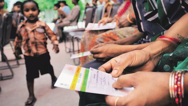 SC scheduled the next hearing on making Aadhaar card a necessity for social welfare schemes on July 7.(Mint File Photo)