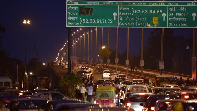 The elevated road will also ease traffic around residential areas in sectors 33, 23, 25, 27, 26, 28, 29 and 31, among others. (Virendra Singh Gosain/HT PHOTO) The elevated road will also ease traffic around residential areas in sectors 33, 23, 25, 27, 26, 28, 29 and 31, among others. (Virendra Singh Gosain/HT PHOTO)