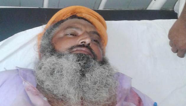 One of the three persons injured in the clash admitted to a hospital in Patti, Tarn Taran, on Tuesday. (HT Photo) One of the three persons injured in the clash admitted to a hospital in Patti, Tarn Taran, on Tuesday. (HT Photo)