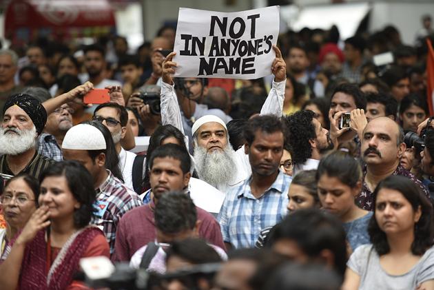 Many citizens and celebrities joined hands in support of the campaign 'Not in My Name' against the lynching of a Muslim at Jantar Mantar in New Delhi on Wednesday.(Raj K Raj/HT PHOTO) Many citizens and celebrities joined hands in support of the campaign 'Not in My Name' against the lynching of a Muslim at Jantar Mantar in New Delhi on Wednesday.(Raj K Raj/HT PHOTO)