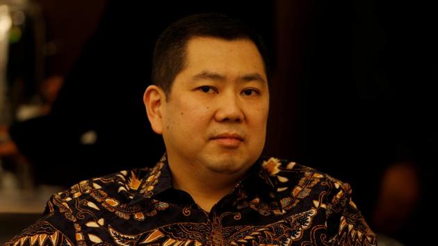 Chief Executive of Indonesia's MNC Group Hary Tanoesoedibjo looks on during his visit to the Indonesia Stock Exchange (IDX) in Jakarta, Indonesia February 3, 2017. (Reuters File Photo) Chief Executive of Indonesia's MNC Group Hary Tanoesoedibjo looks on during his visit to the Indonesia Stock Exchange (IDX) in Jakarta, Indonesia February 3, 2017. (Reuters File Photo)