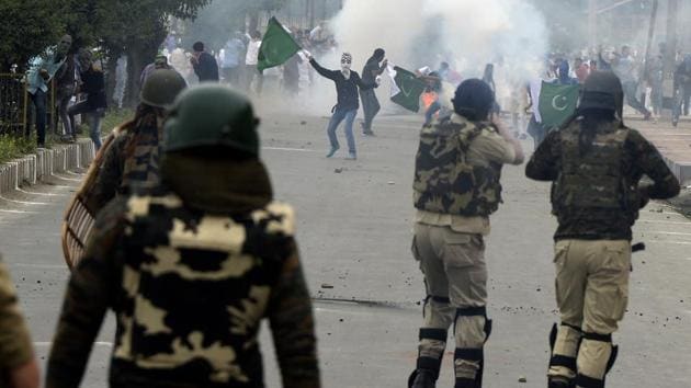 Kashmiri protesters clash with Indian security forces after the Eid prayers in downtown Srinagar recently. (AFP photo) Kashmiri protesters clash with Indian security forces after the Eid prayers in downtown Srinagar recently. (AFP photo)